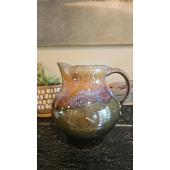 Stunning Hand Made Ceramic Pottery Drink Pitcher with 48oz Capacity - Picture 1 of 8